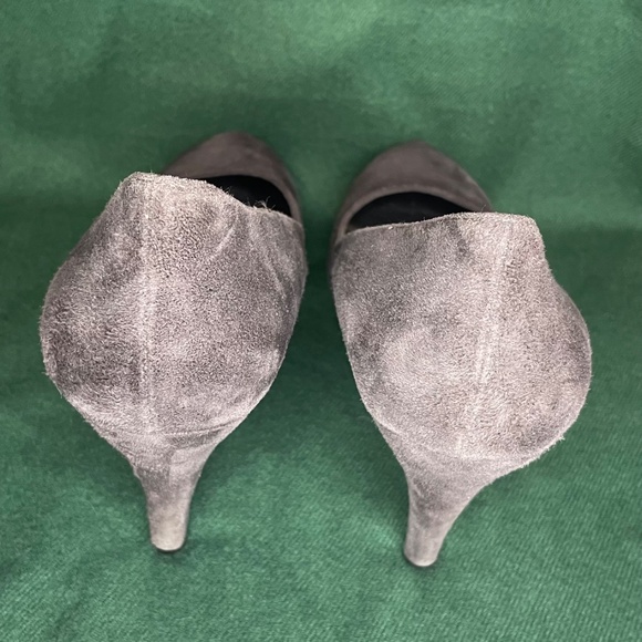 Me Too | Suede | Gray Heels | 8M - Picture 2 of 5